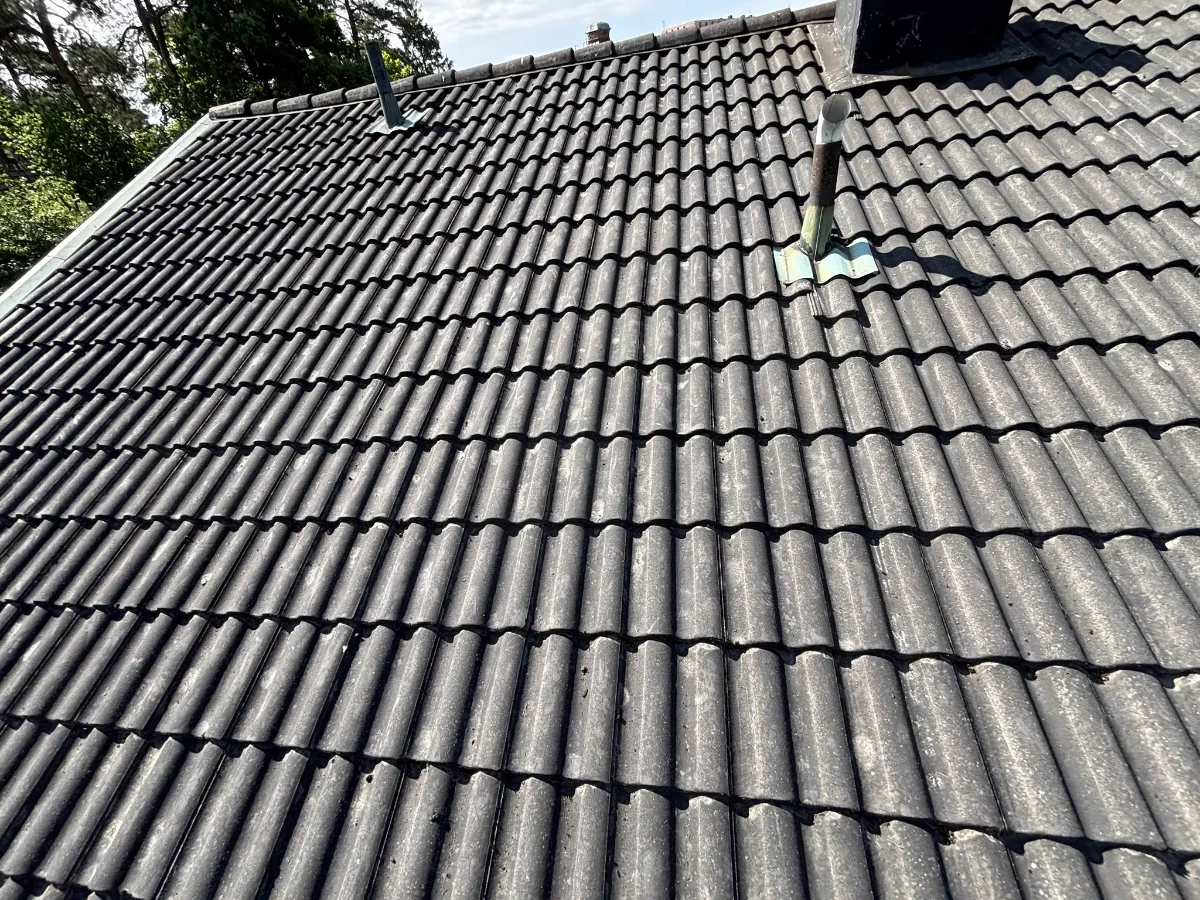 Taktvätt Stockholm - professionell takrengöring och takskydd